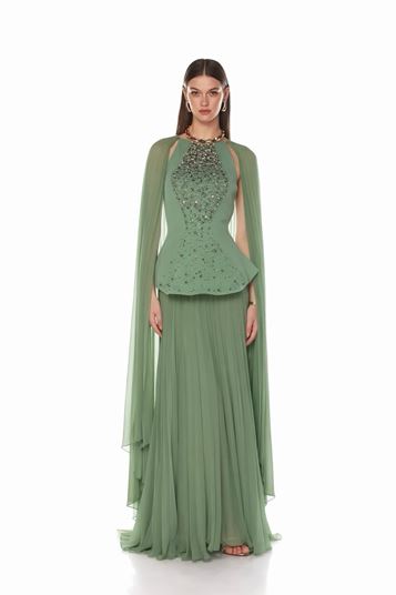 Vestido de noche plisado con detalle de capa color menta